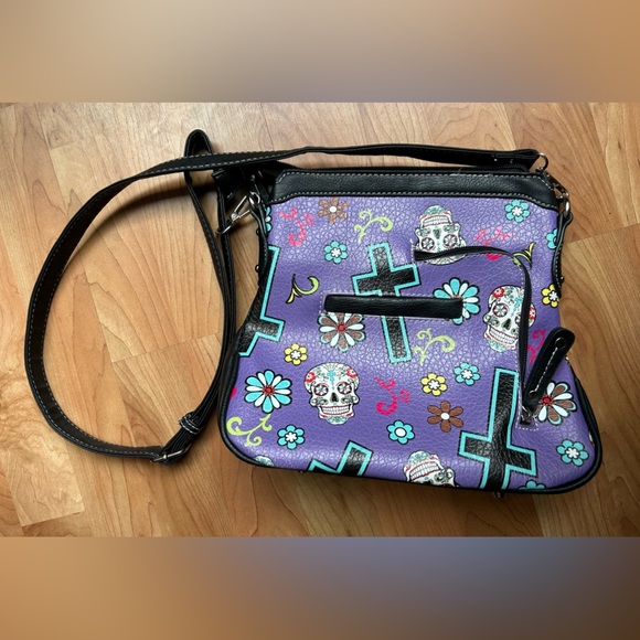 Cowgirl Trendy leather shoulder purse. - Picture 8 of 8